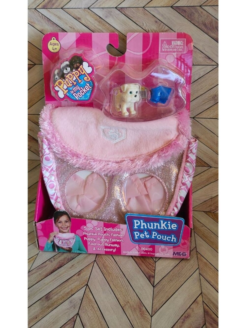 New Puppy in My Pocket Phunkie Pet Pouch Max Bulldog Judge Fashion Runway